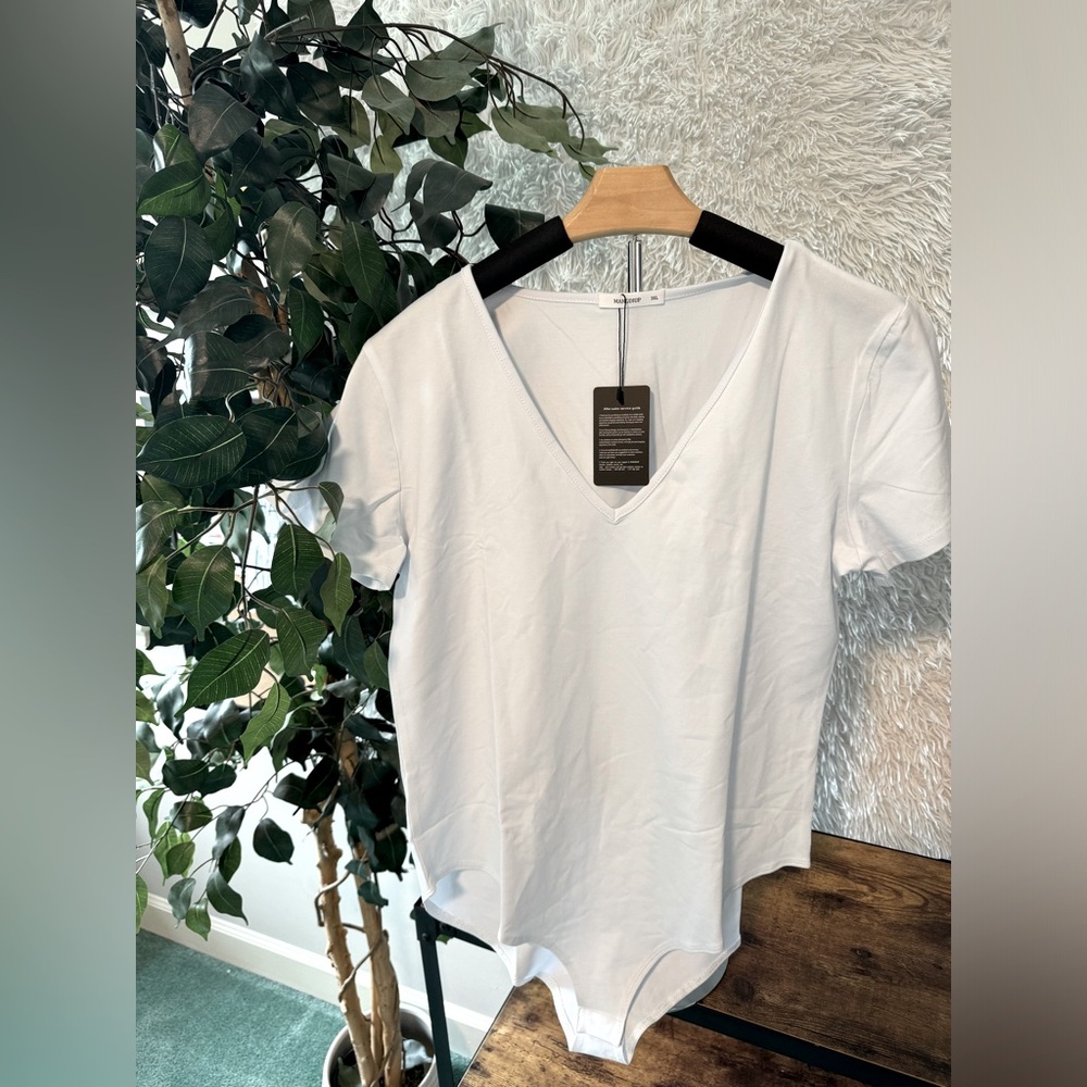 NWT White Short Sleeve Bodysuit, Size 3X